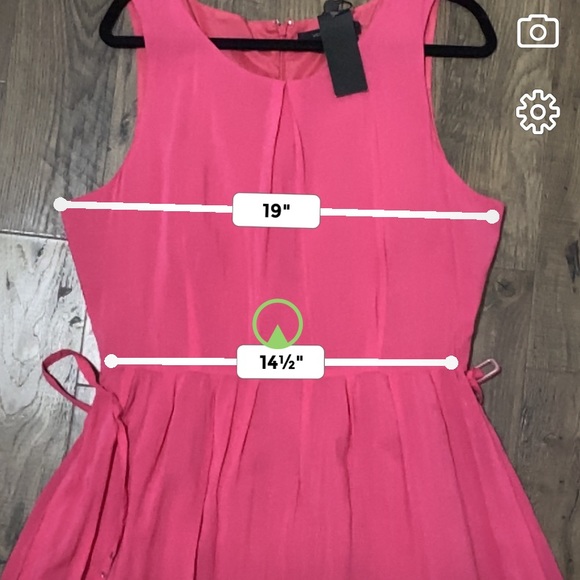 Beautiful dress - Picture 6 of 8